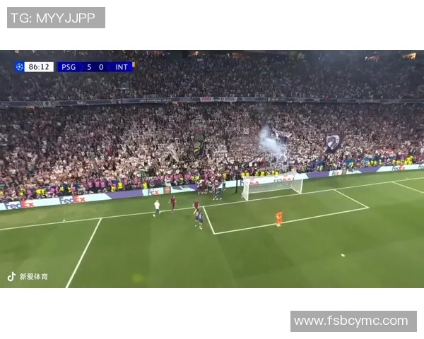 英超激战AC米兰与巴黎圣日耳曼战成平局全场瞬间燃爆激情