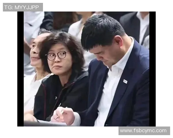 姚明亲吻视频引发热议网友纷纷点赞感慨巨人温柔一面 姚明亲吻视频引发热议网友纷纷点赞感慨巨人温柔一面